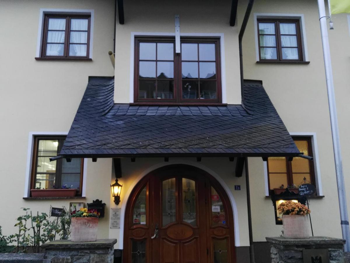 Wein- Und Sekthaus F.B.Schoenleber Oestrich-Winkel Exterior foto