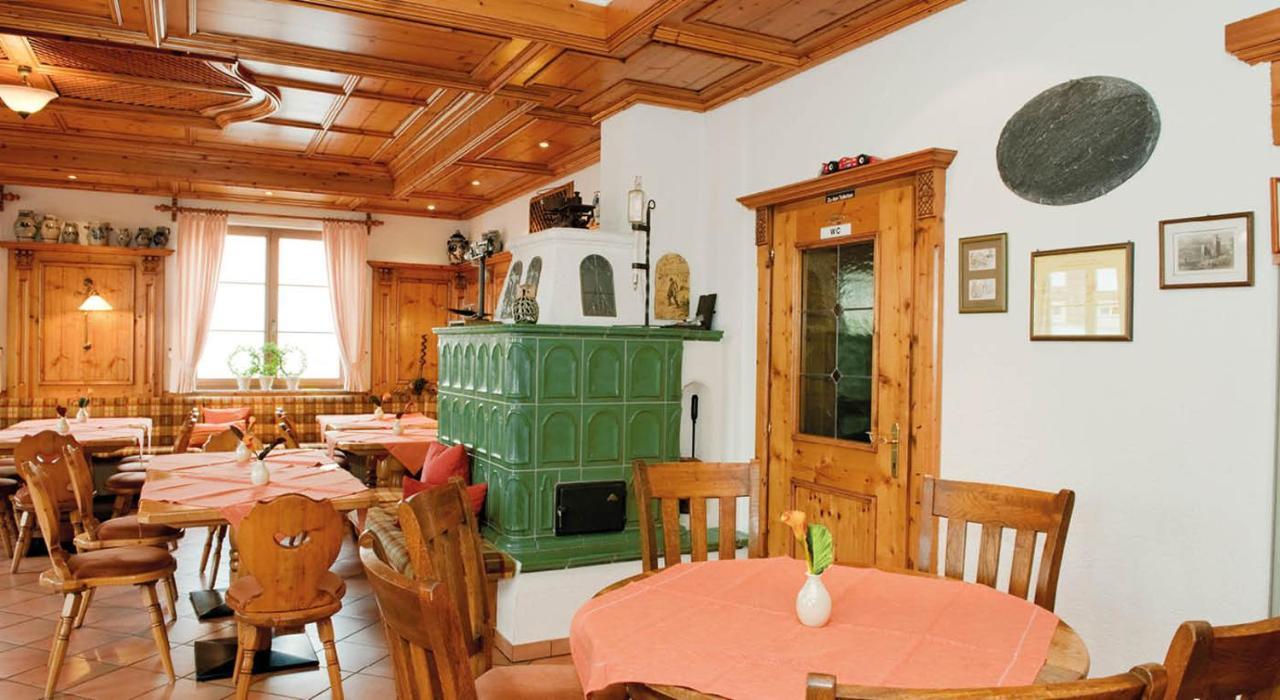 Wein- Und Sekthaus F.B.Schoenleber Oestrich-Winkel Exterior foto