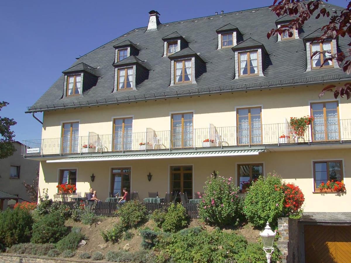 Wein- Und Sekthaus F.B.Schoenleber Oestrich-Winkel Exterior foto